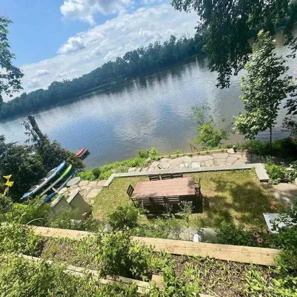 Titusville में, होटल Charming & Whimsical Historic River Home