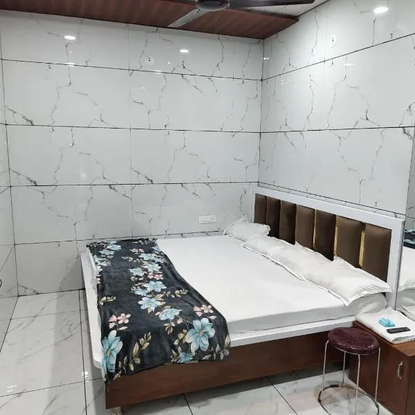 Hotel DIVYA DARSHAN, ξενοδοχείο σε Ujjain