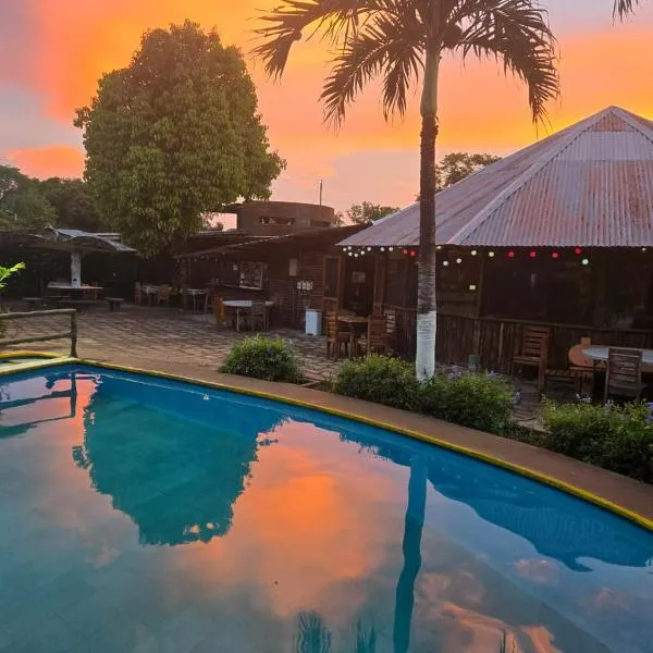 Hotel Cabañas La Teca, hótel í Liberia