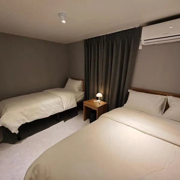 Unit D Hostel, hotel in Seoul