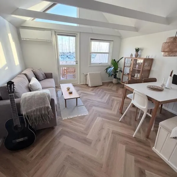 Cozy harbor house in Nibe, отель в городе Nibe