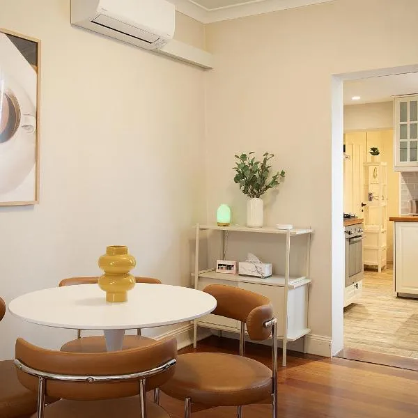 2BR Home in Pyrmont - Walk to Darling Harbour & CBD, hotel a Sydney