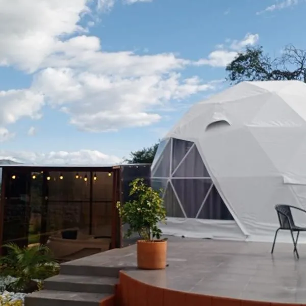 Latacunga में, होटल La cabaña de Ciela V Glamping con jacuzzi