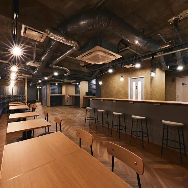 Shijo Guesthouse HIVE, hotel in Kyoto