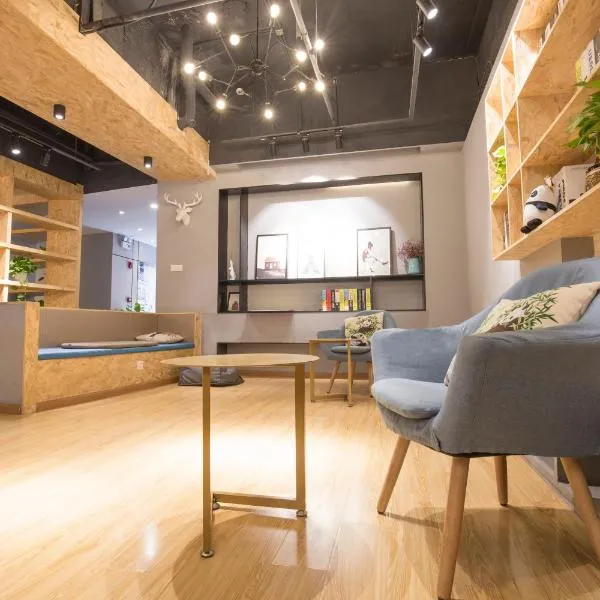 Wildebeest Youth Hostel, hótel í Chengdu