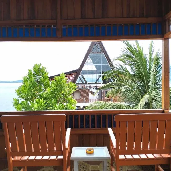 4 Sisters Divers, hotel in Bunaken