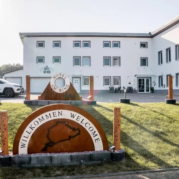 Land-gut-Hotel am Ring, hotel a Meuspath