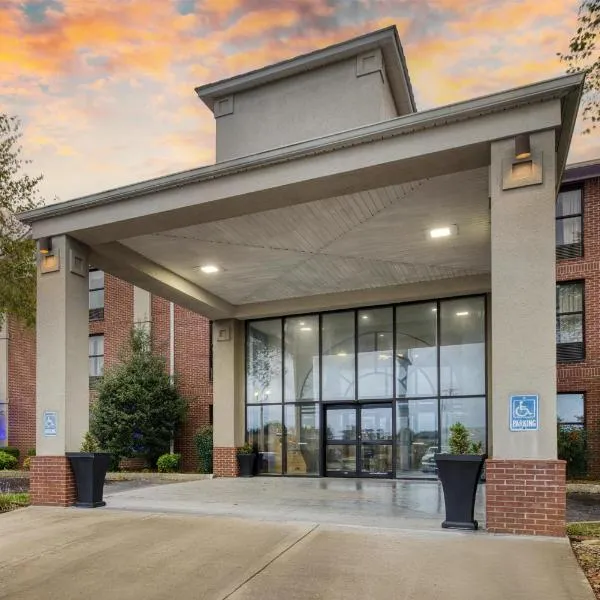 Best Western Lake Cumberland Inn, hotel em Monticello