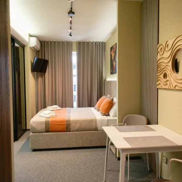 Luxury Airport Studio with Balcony Cozy & Modern, hotel i Chișinău