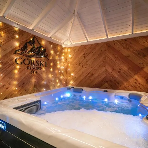 GORSKI RESORT Lux Apartments Jacuzzi & Sauna、ポロニンのホテル