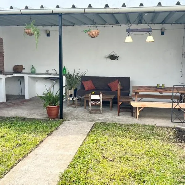 Casa, gran parrillero a pocos minutos de sitios turísticos: Minas'ta bir otel