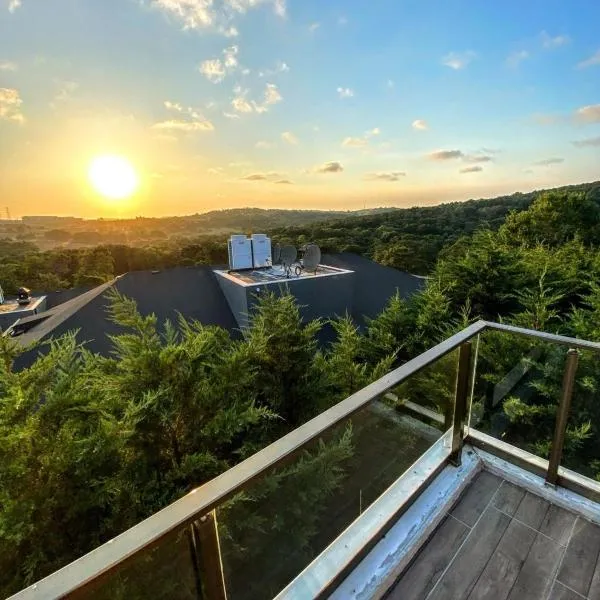 forest villa, 6 minutes from the airport, hotel en Taşoluk