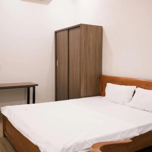 Là Nhà Homestay, готель у місті Hữu Lũng