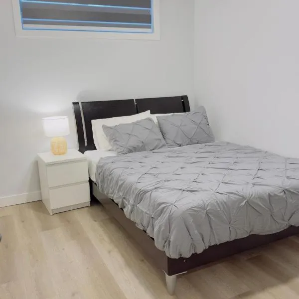 Modern Comfort West Edmonton, hotel in Edmonton