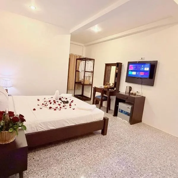 Vang Vieng Ruby Villa Hotel, hotel v mestu Vang Vieng