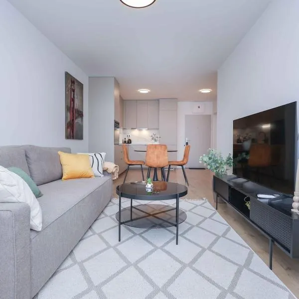 Modern Apartment near Lake & Free parking & Easy City Access, hotel en Bratislava