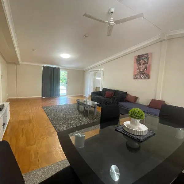 Cloncurry Caravan Park Oasis,位于克朗克里的酒店