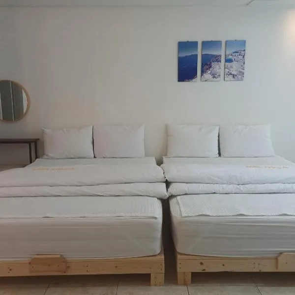 Melodia Pension, hotel in Geoje