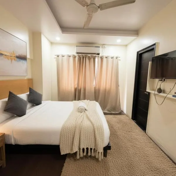 Hotel Heaven Luxes Opp Miraj Cinemas, hotel in Hyderabad