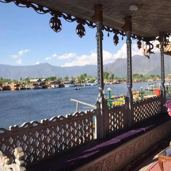 Mombay group of House boat premium, hotell sihtkohas Srinagar