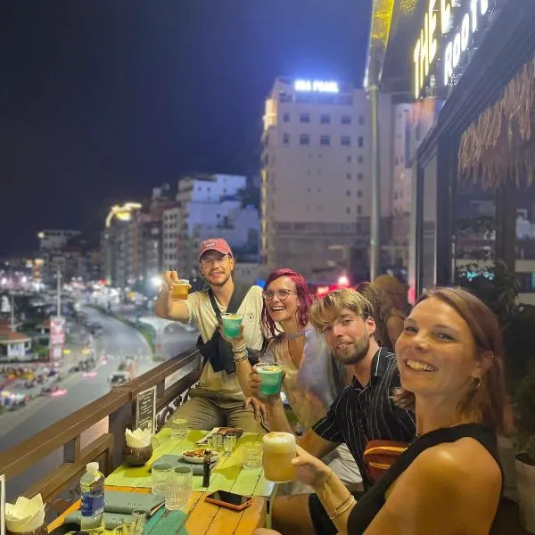 CatBa Pod Hostel & Rooftop Bar, ξενοδοχείο σε Cat Ba