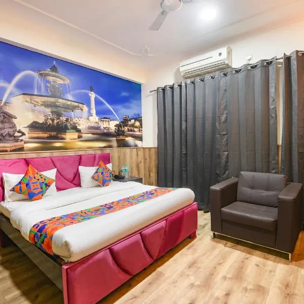 Lotus INN,位于古尔冈的酒店