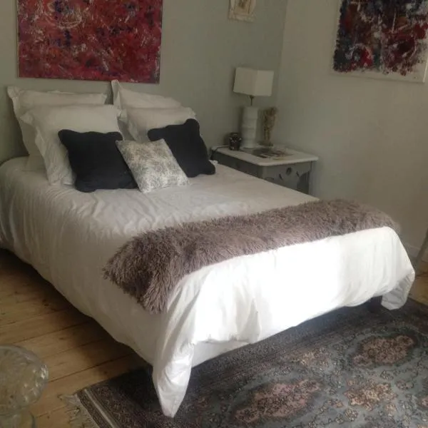 MARIAC , Chambres d'hôtes "AU TILLEUL" 6km du Cheylard, Hotel in Mariac