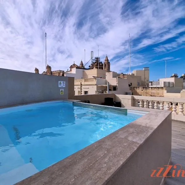 Rooftop 3BR with Plunge Pool, BBQ & Private Garage, hotel v mestu Għaxaq