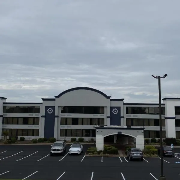 SureStay by Best Western Charlotte Matthews, hotel in Charlotte