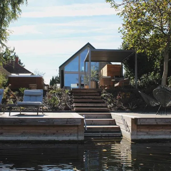 Jégmadár Lodge, hotel di Dunasziget