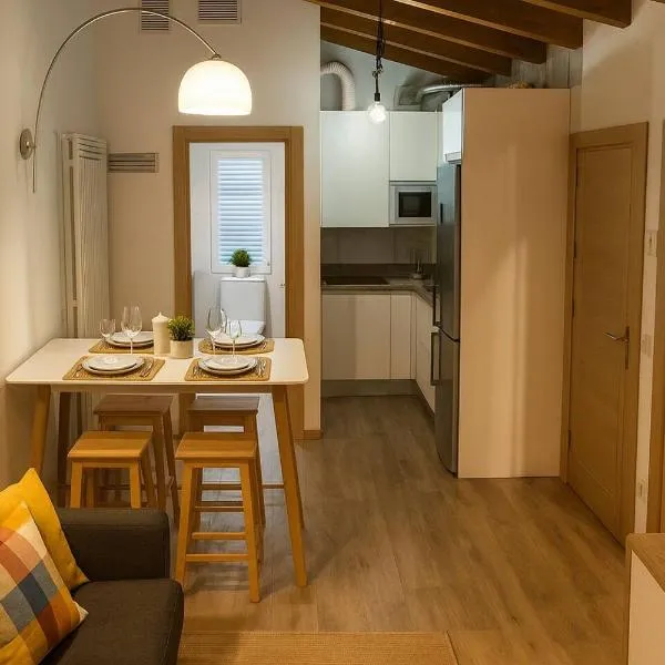 ÁTICO ACOGEDOR LUJOSO CHECK-IN 24H PENTHOUSE 5 Planta 5, hotel en Zaragoza