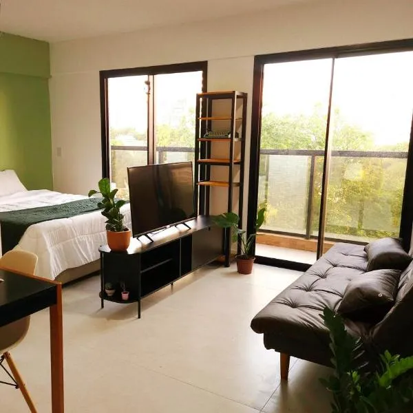 Studio para até 3 pessoas no centro de Belém, com vaga e psicina, hotel em Belém