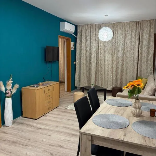 Green cozy two bedroom apartment in Rakovica, hotel in Belgrado