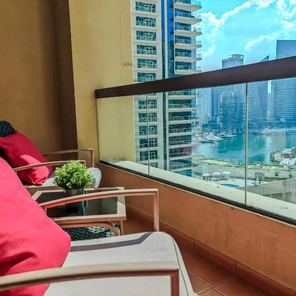 Modern, spacious, Luxe 5BR plus Maid condo in JBR, near JBR Beach, Marina view, By La Buena Vida Holiday Homes, hotel v Dubaji