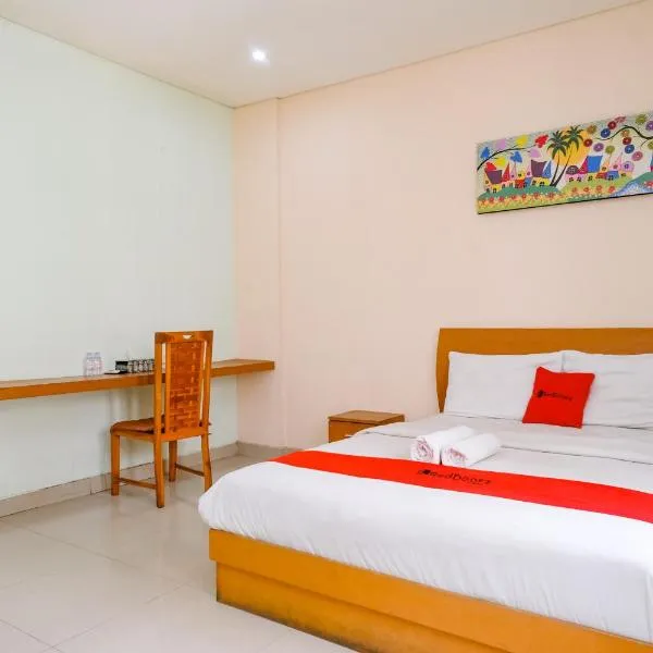 RedDoorz Plus @ Mahendradatta Denpasar, hotel in Denpasar