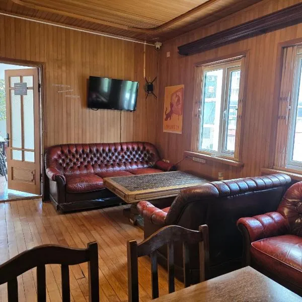 My Hostel with Palm, hotel in Batumi