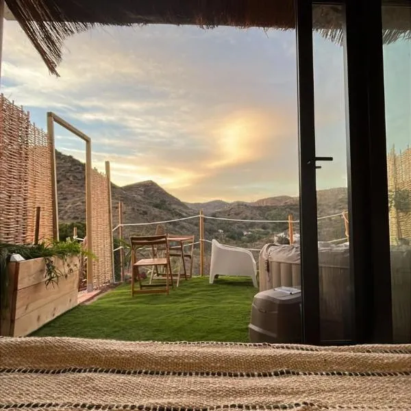 Glamping Cabaña Suite Los Almendros, Hotel in Málaga