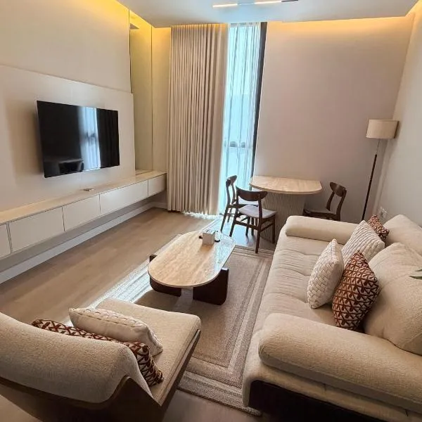 1 BR Luxury Apt by AJ Aljada, hotel v destinaci Sharjah