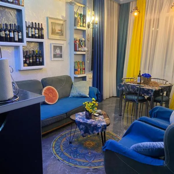 Dea Apartments, hotel in Batoemi