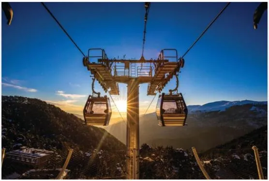 Skyview by Empyrean, khách sạn ở Patnitop