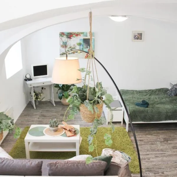 Korona Apartman Székesfehérvár, hotel in Székesfehérvár