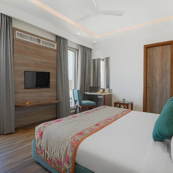 Hotel SG Continental Amritsar !! Prime Location ! Parking ! Open terrace, hotel in Amritsar