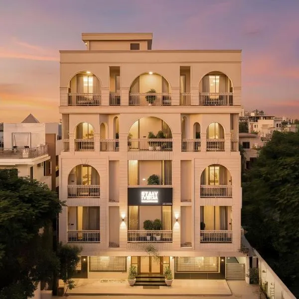 StayVista Residences near Cyber City Hub with Gym & Air Purifier, hotel in Gurgaon