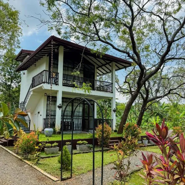 Go Yala Hostel, hôtel à Tissamaharama