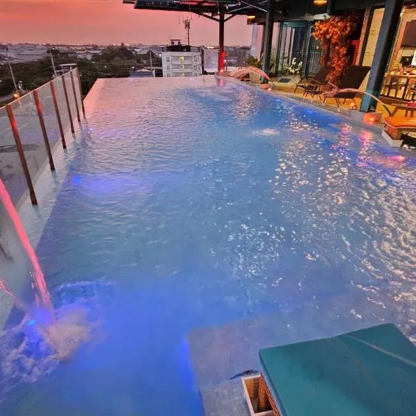 BlueTel Re'sidencE Bangkok IMPACT บลูเทล เรซิดองส์ กรุงเทพ อิมแพค,暖武里的飯店