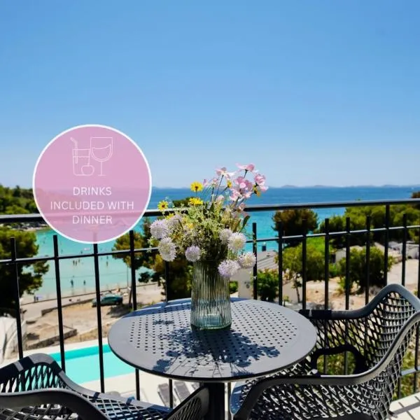 Colentum Resort Murter、ムルテルのホテル