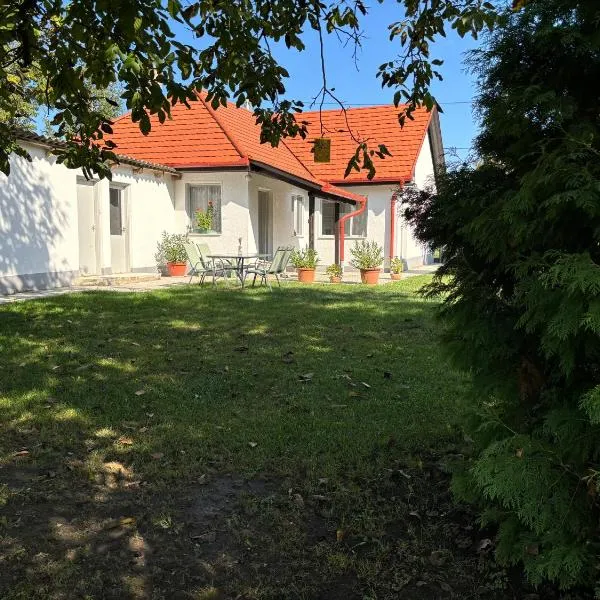 Gólyafészek Vendégház, готель у місті Szécsény