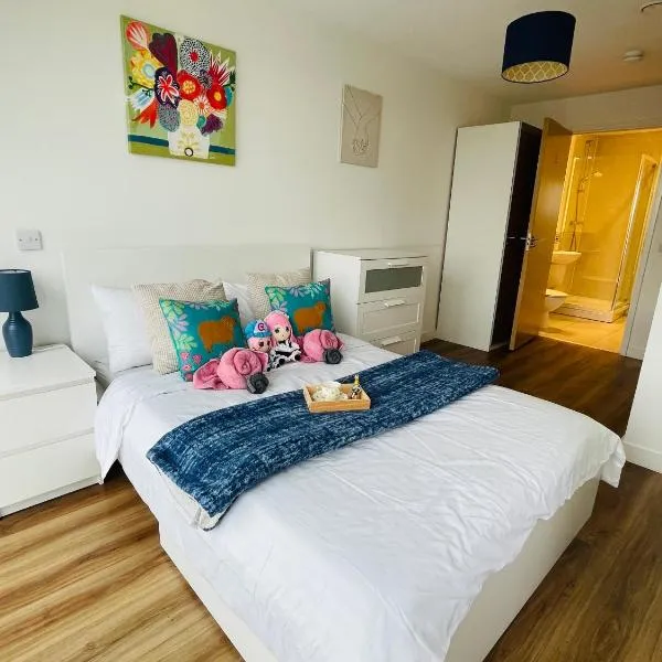 Modern & Cozy Apartment With Balcony, Near Media City Centre & Old Trafford Stadium, hotel en Mánchester