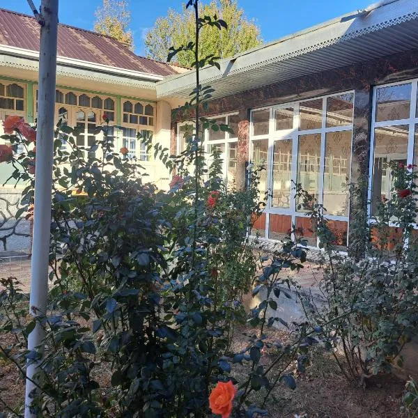 Guest House Faiz, hotell i Panjakent