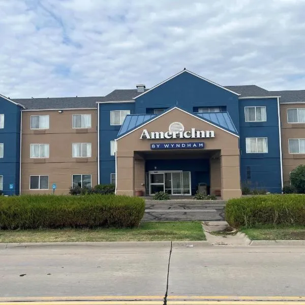 AmericInn by Wyndham Hays, ξενοδοχείο σε Hays